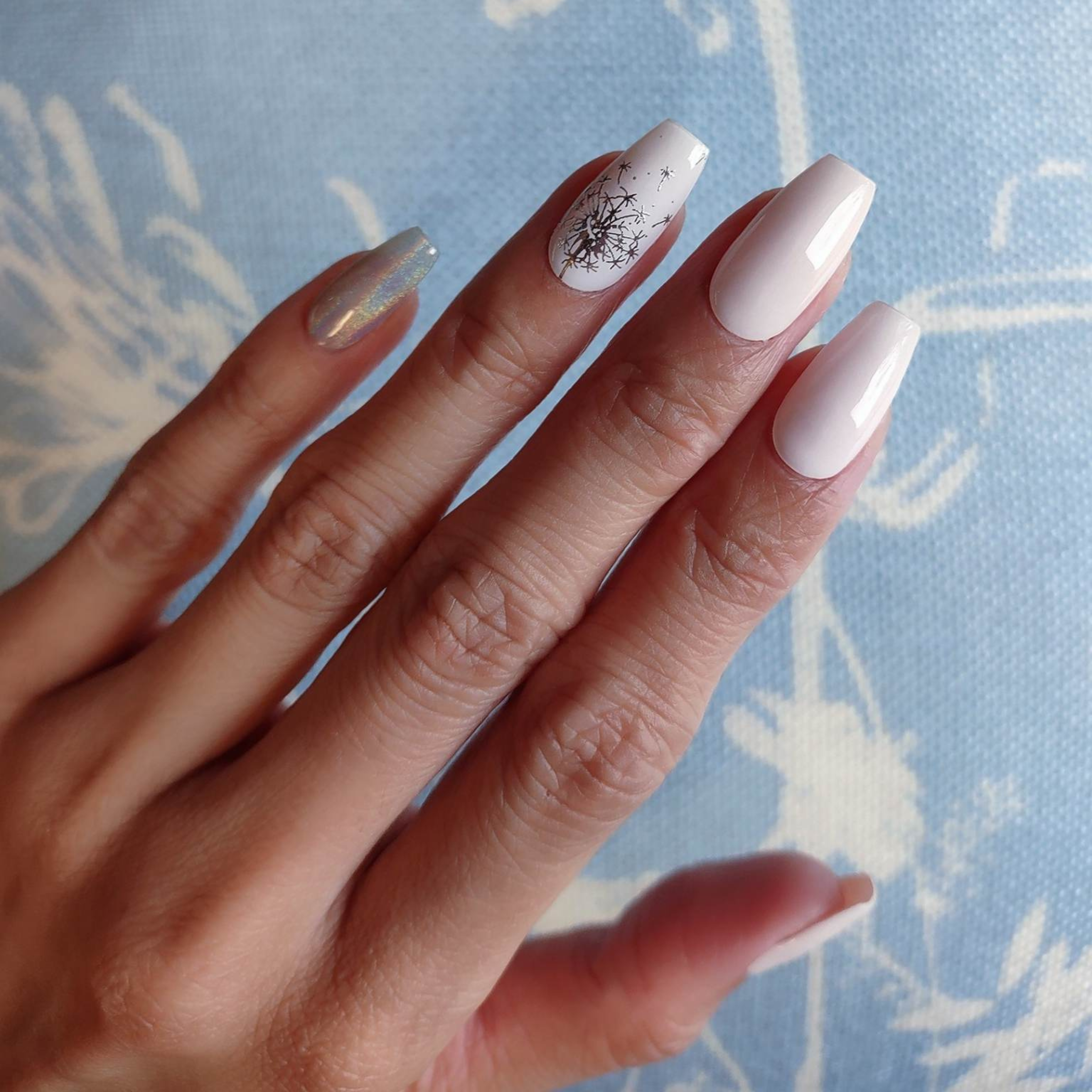 The Complete Guide to Strengthening Brittle Nails: Expert Tips and Solutions for 2025